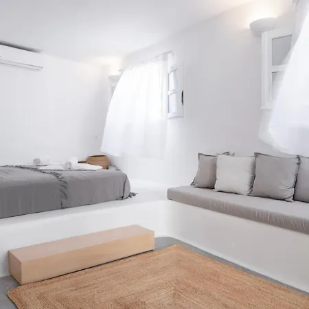 Mymykonos بلاتيس يالوس